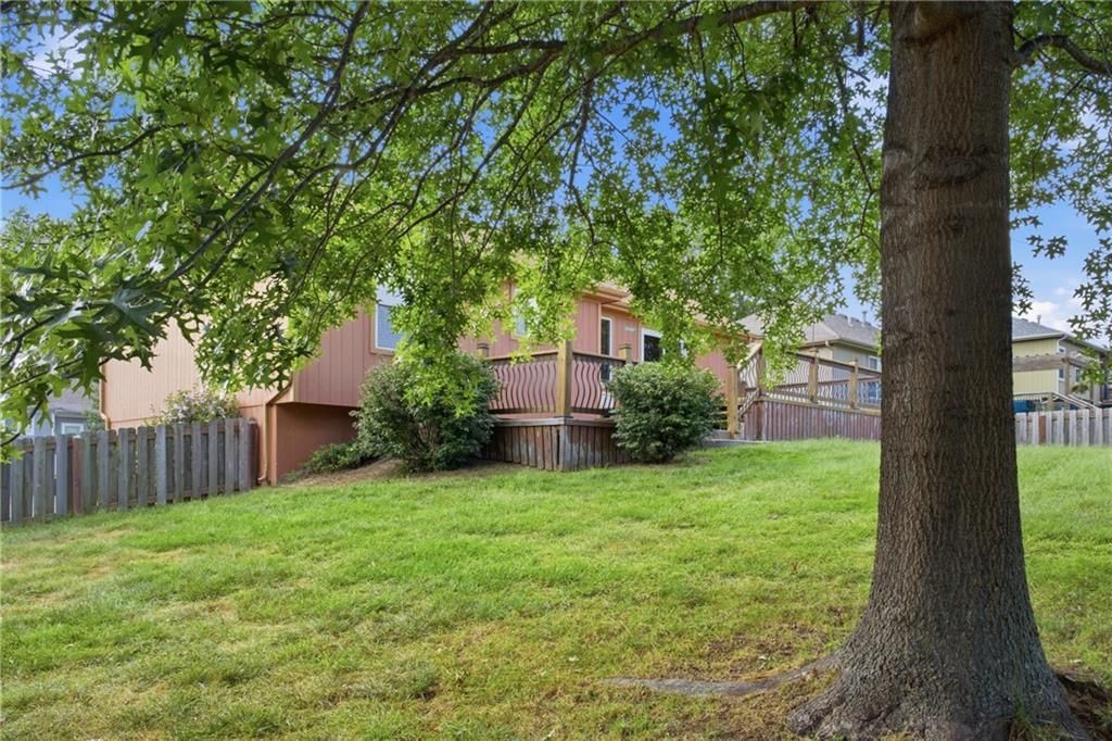 Photo 27 of 31 - 11421 N Kentucky Avenue, Kansas City, MO 64157