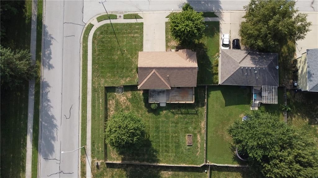 Photo 31 of 31 - 11421 N Kentucky Avenue, Kansas City, MO 64157