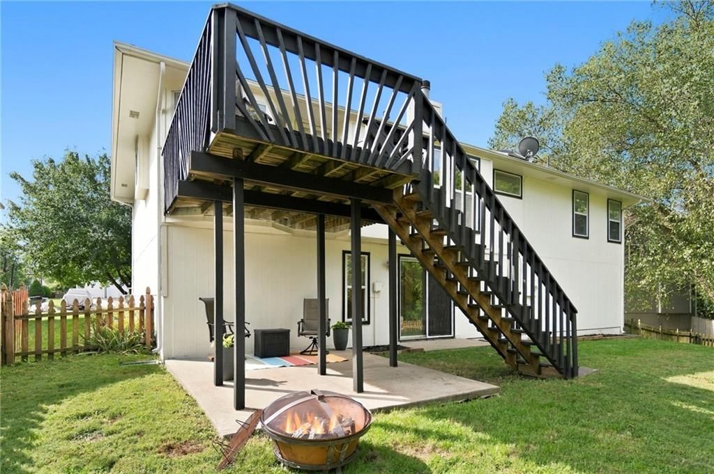 912 Village Street — photo 37