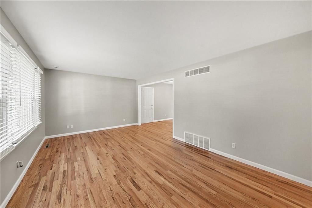 5201 NE 42nd Street — photo 7