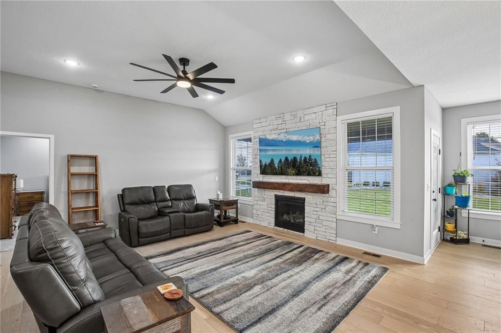 Photo 4 of 34, 4391 Aspen Drive, Basehor, KS 66007