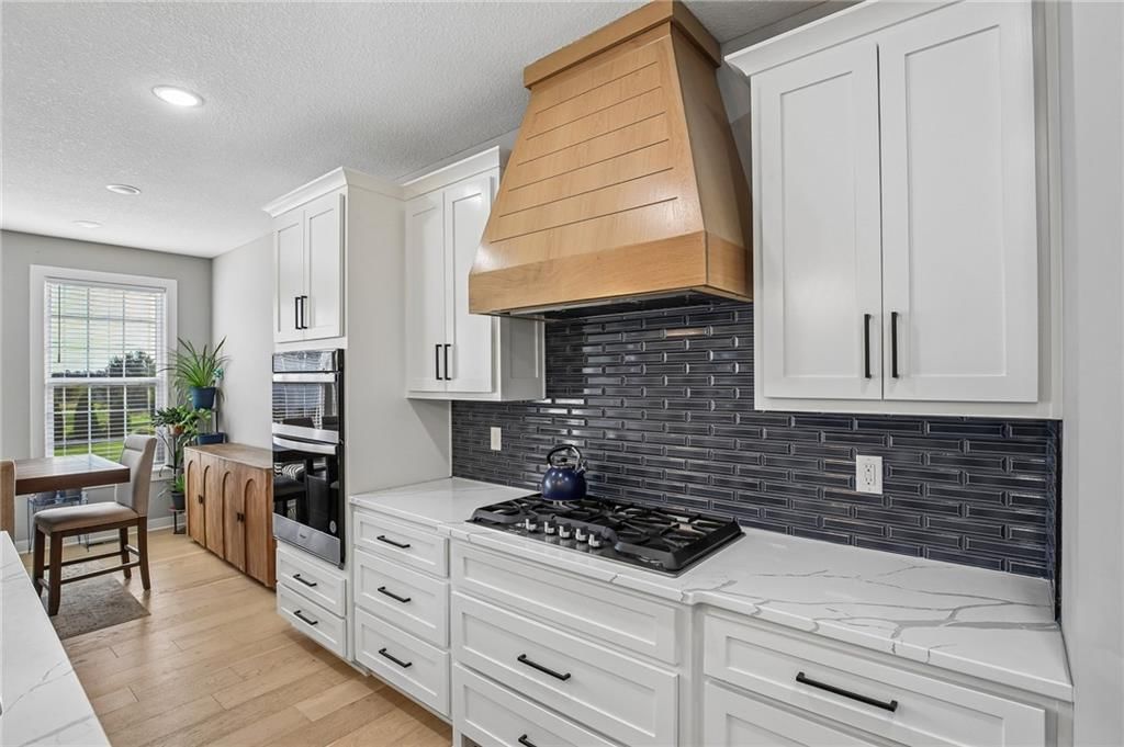Photo 6 of 34, 4391 Aspen Drive, Basehor, KS 66007