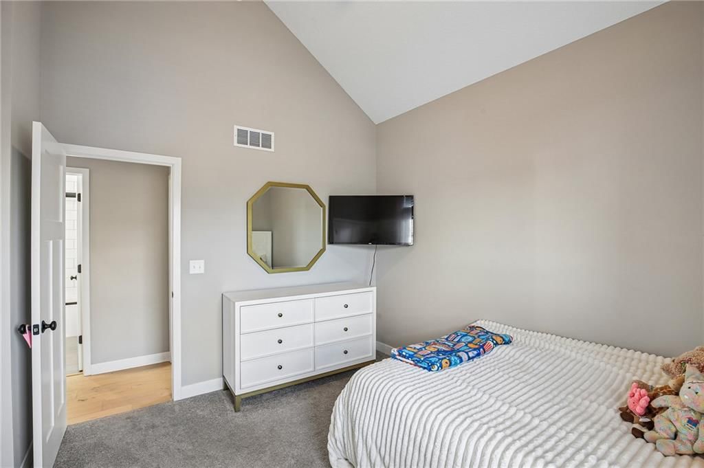 Photo 11 of 34 - 4391 Aspen Drive, Basehor, KS 66007