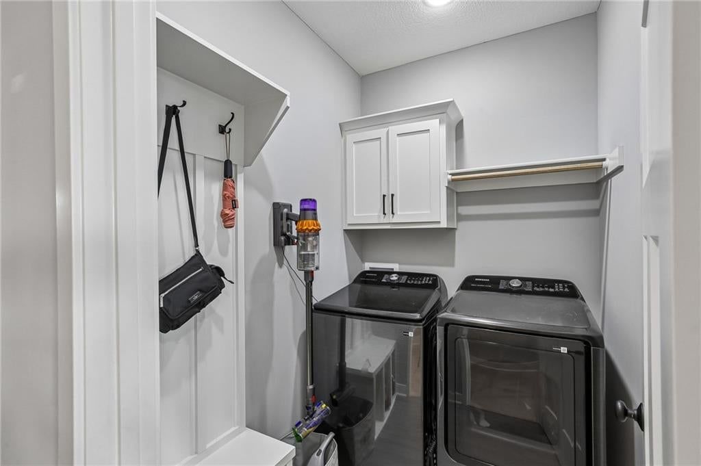 Photo 12 of 34 - 4391 Aspen Drive, Basehor, KS 66007
