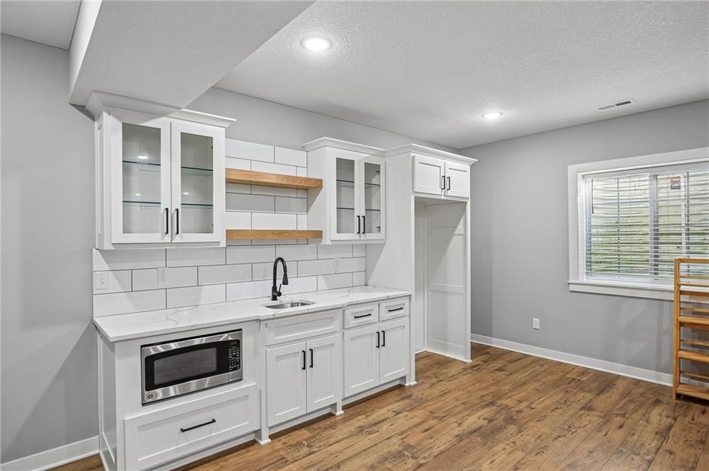 Photo 16 of 34, 4391 Aspen Drive, Basehor, KS 66007