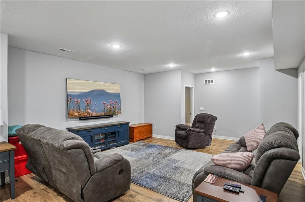 Photo 18 of 34, 4391 Aspen Drive, Basehor, KS 66007
