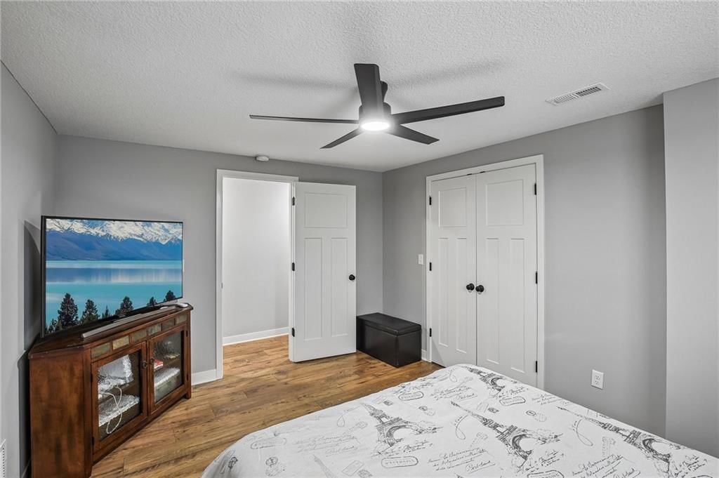 Photo 24 of 34 - 4391 Aspen Drive, Basehor, KS 66007