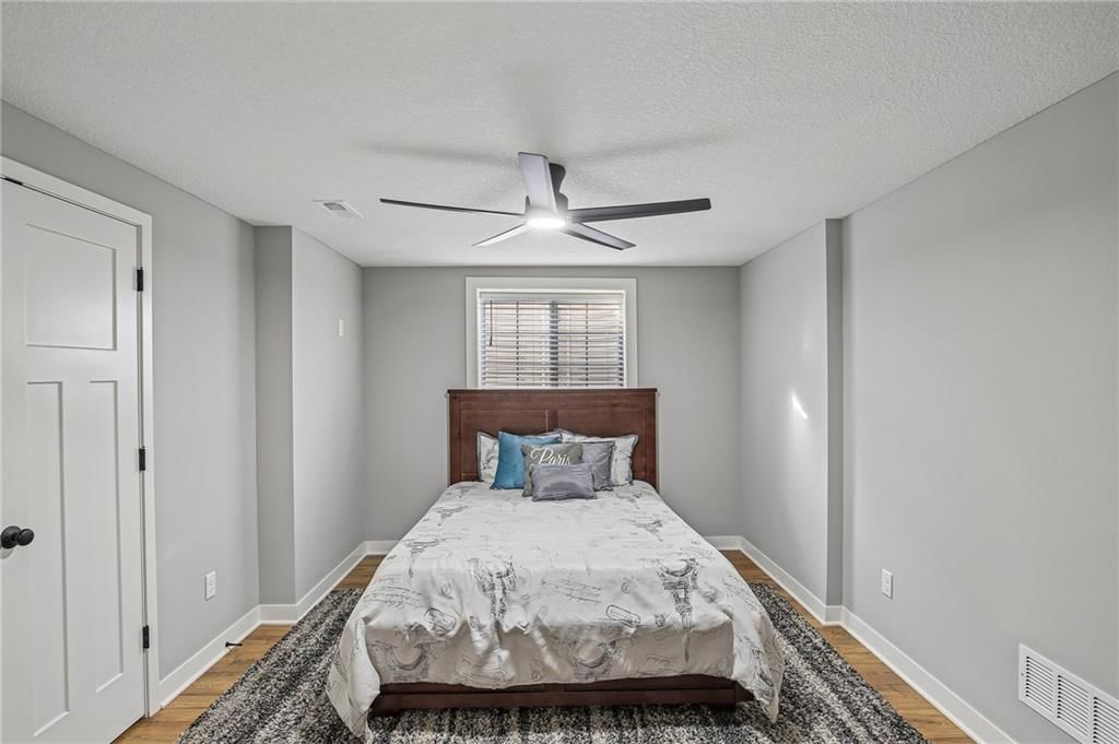 Photo 25 of 34 - 4391 Aspen Drive, Basehor, KS 66007