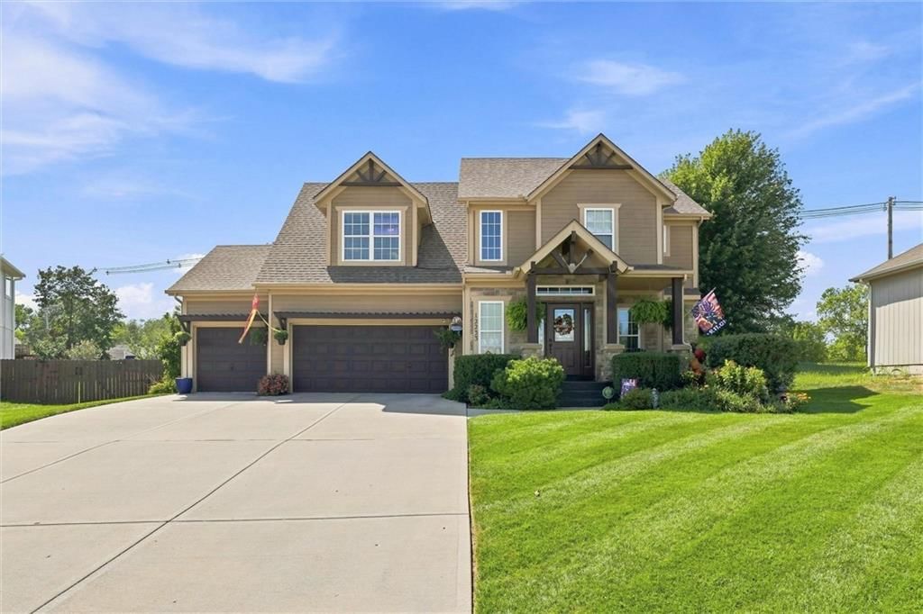 12233 Pine Valley Drive — photo 1