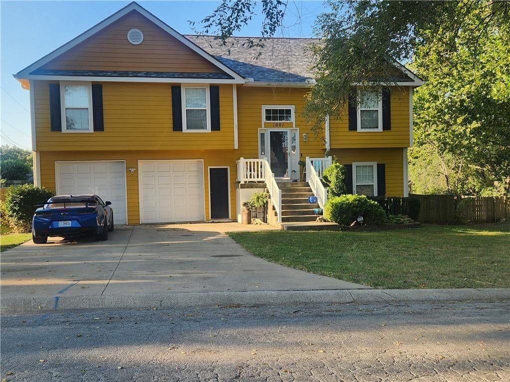 1001 Ash Street — photo 1