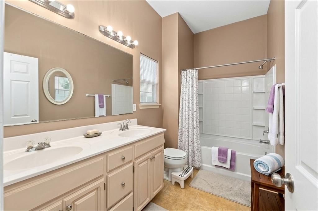 728 S Maple Street — photo 13