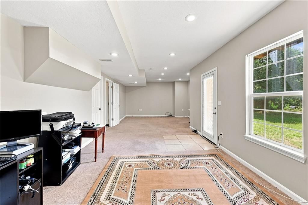 728 S Maple Street — photo 18