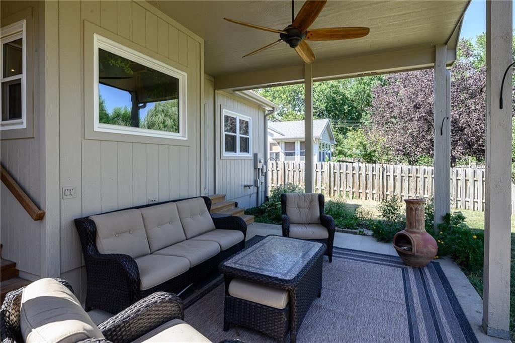 1104 Wagon Wheel Road — photo 32