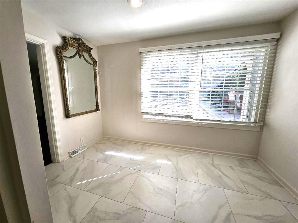 Photo 22 of 44 - 3753 N Grand Avenue, Kansas City, MO 64116