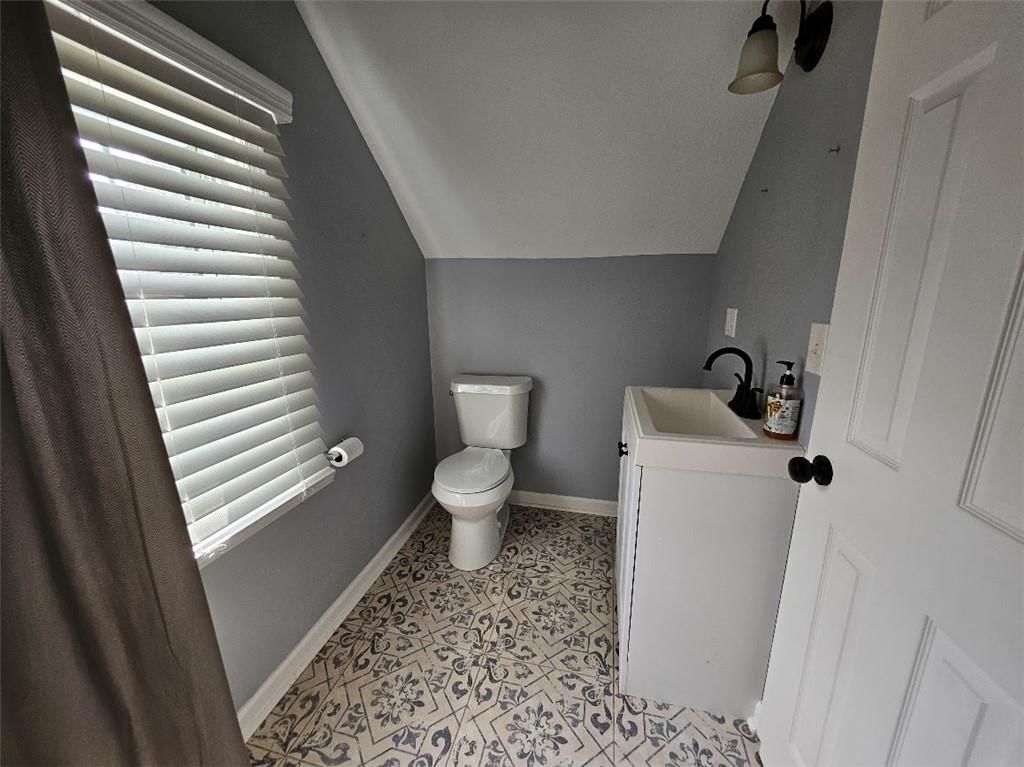 Photo 36 of 44 - 3753 N Grand Avenue, Kansas City, MO 64116