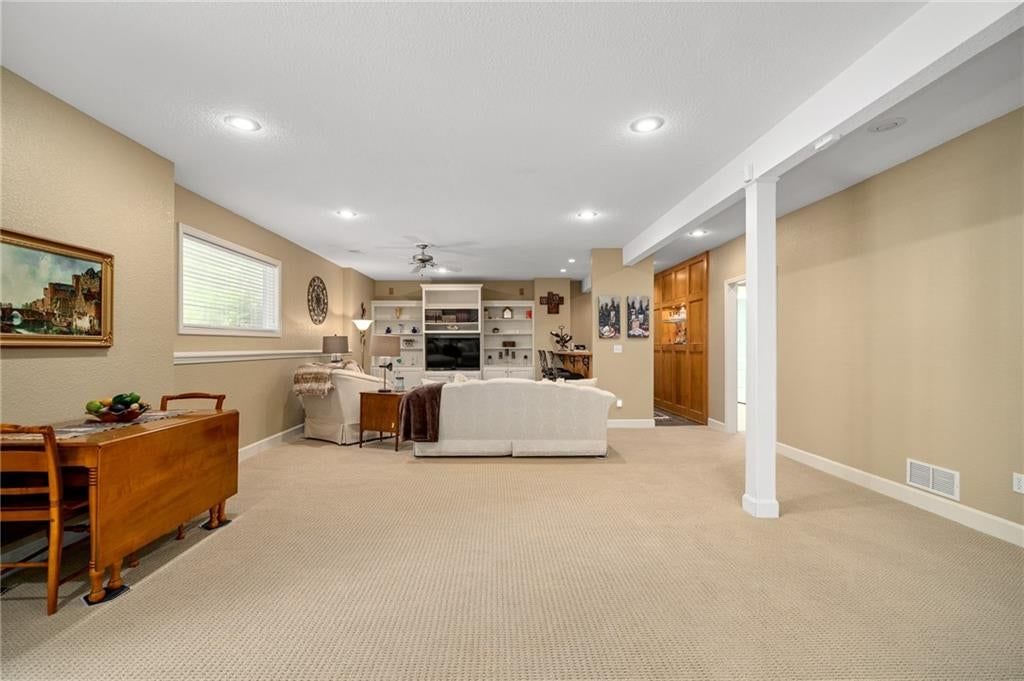 15924 W 160th Terrace — photo 43