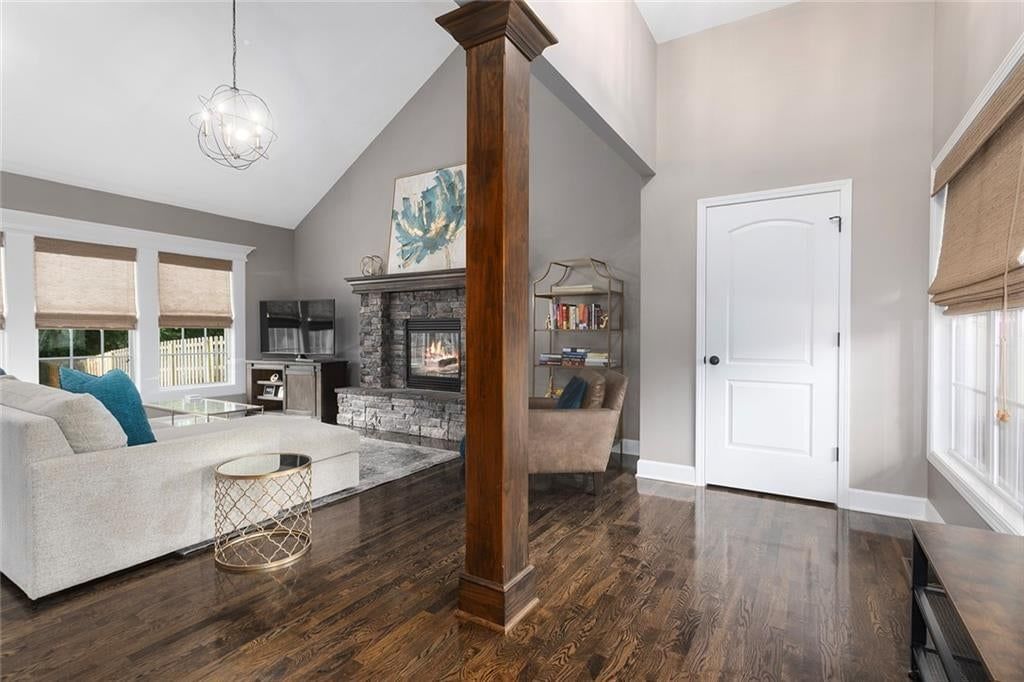 1725 NE NINE OAKS Drive — photo 7