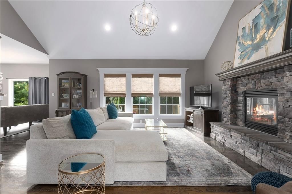 1725 NE NINE OAKS Drive — photo 8