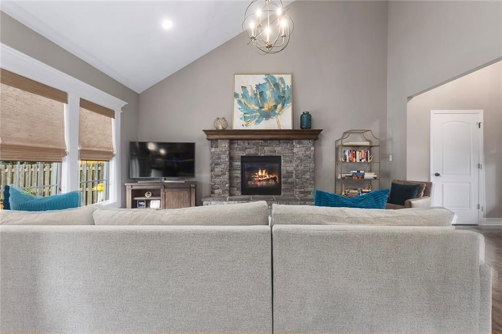 1725 NE NINE OAKS Drive — photo 12