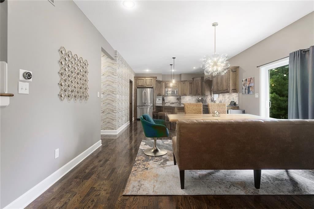 1725 NE NINE OAKS Drive — photo 13