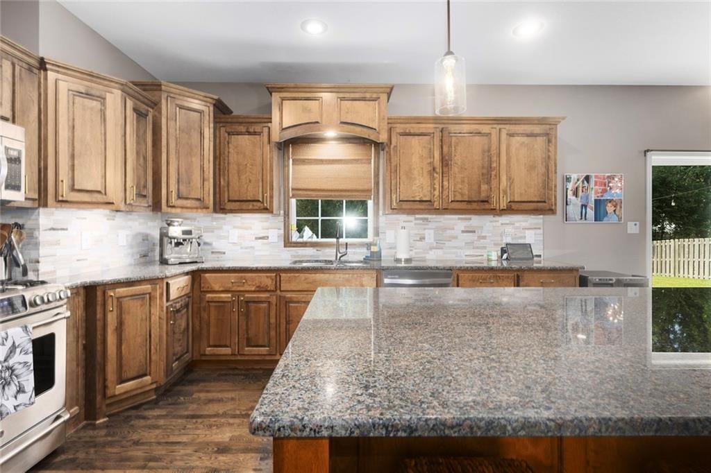 1725 NE NINE OAKS Drive — photo 18