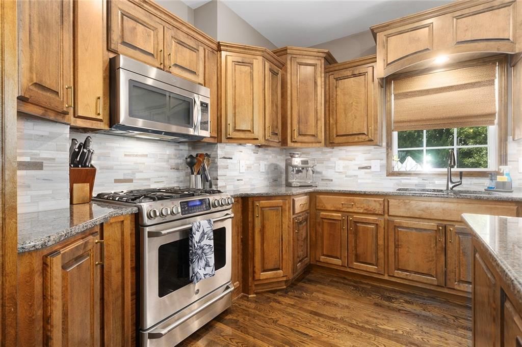 1725 NE NINE OAKS Drive — photo 19