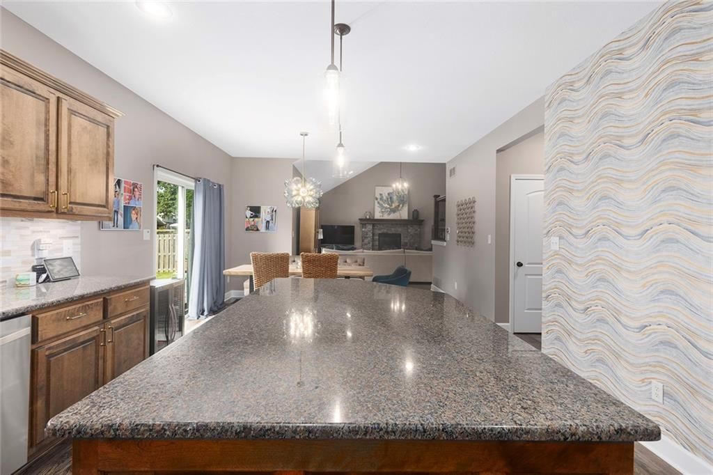 1725 NE NINE OAKS Drive — photo 20