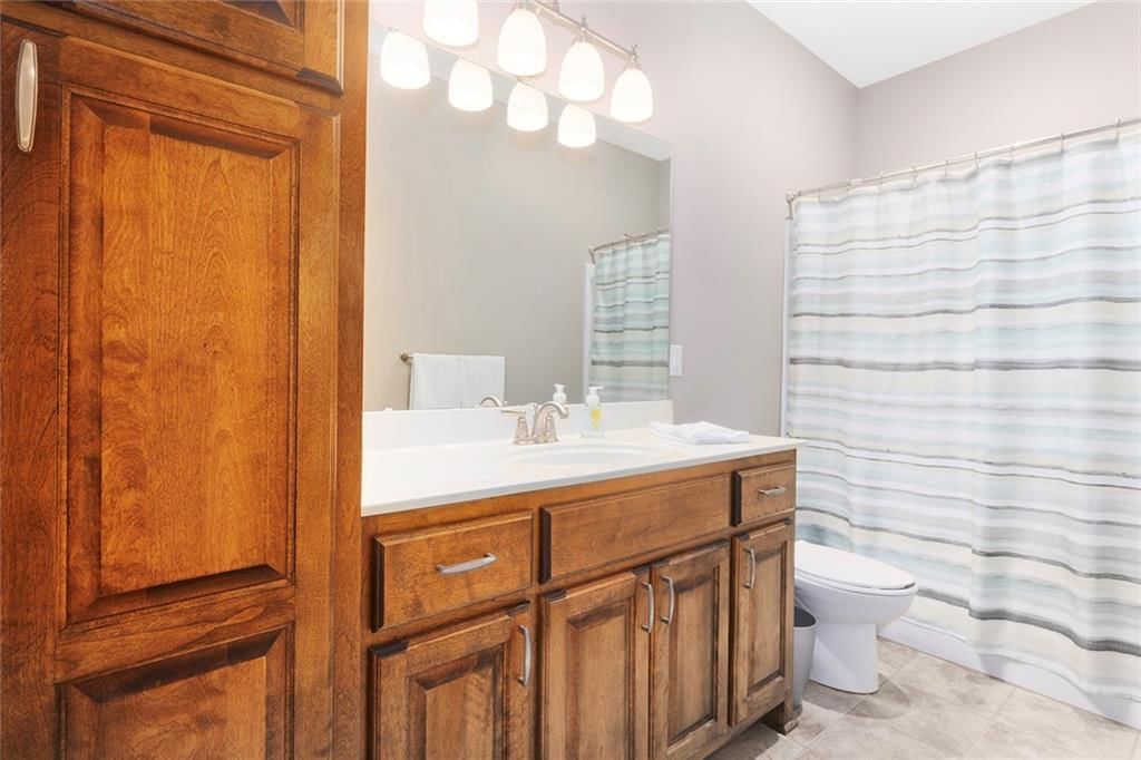 1725 NE NINE OAKS Drive — photo 35