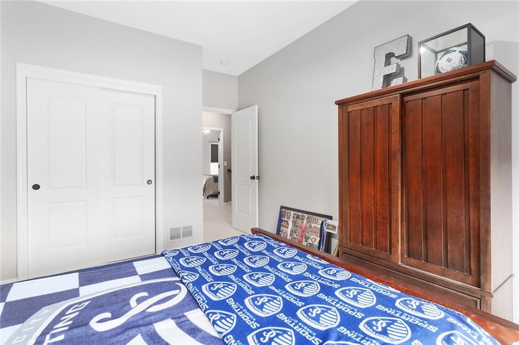 1725 NE NINE OAKS Drive — photo 37
