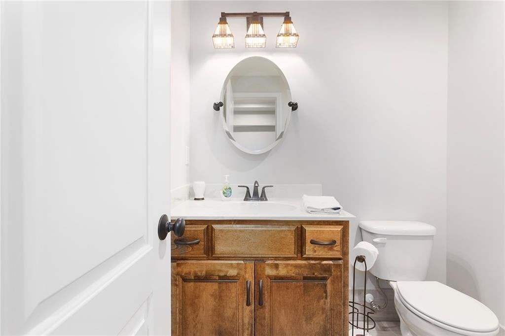 1725 NE NINE OAKS Drive — photo 42