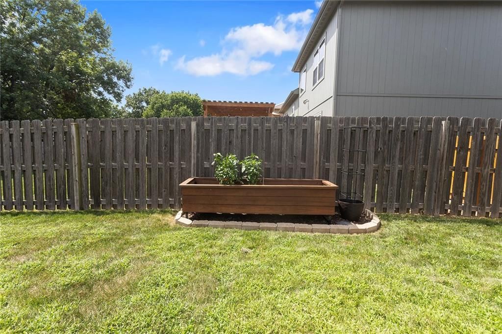1725 NE NINE OAKS Drive — photo 54