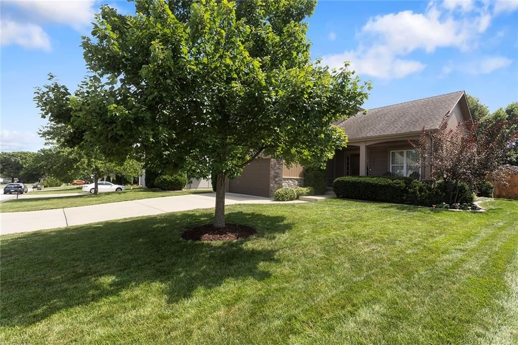 1725 NE NINE OAKS Drive — photo 59