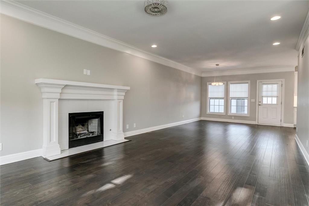 302 N Main Street — photo 4