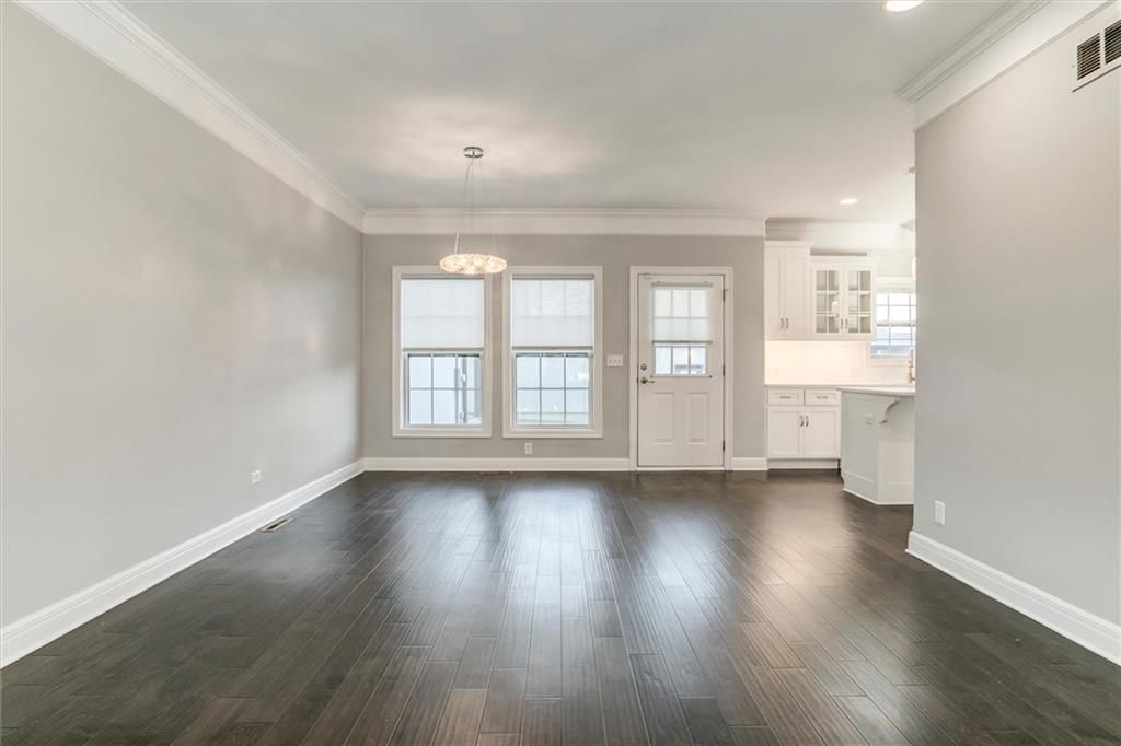 302 N Main Street — photo 8
