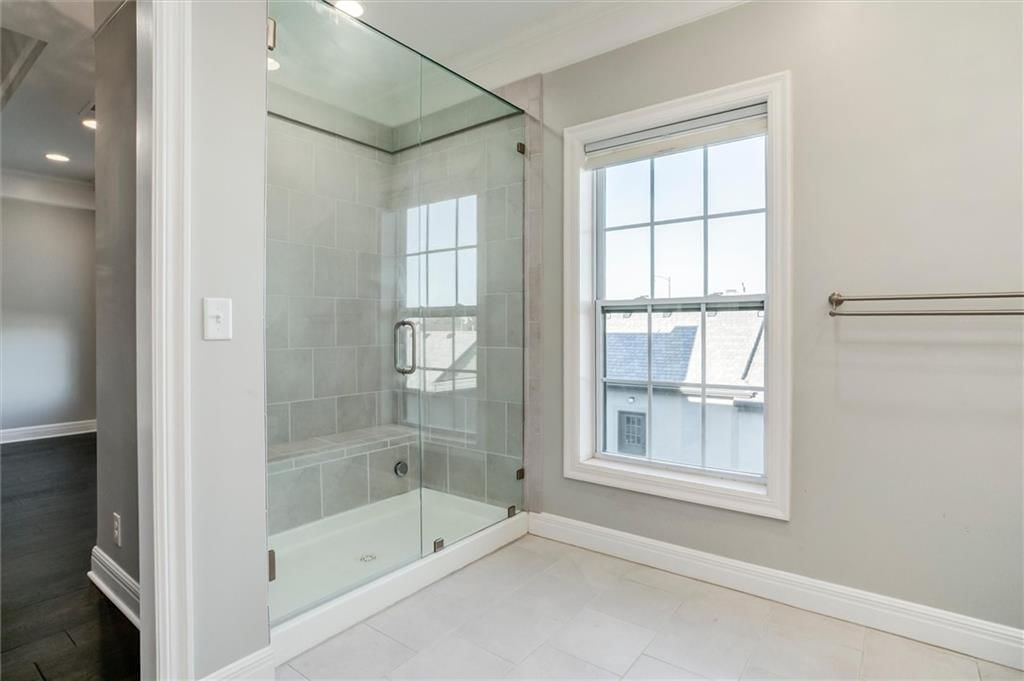 302 N Main Street — photo 32