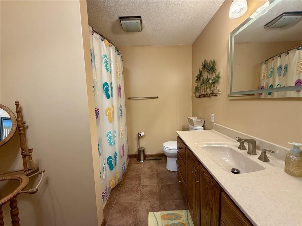 1325 Penobscot Street — photo 47