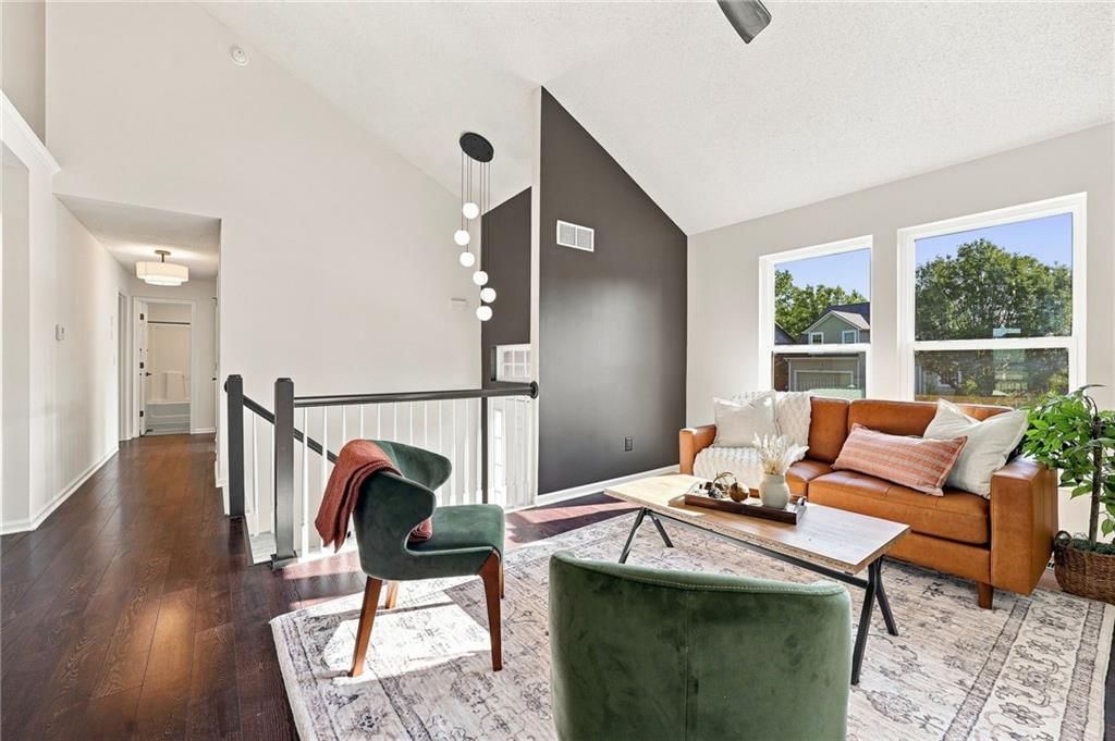 1005 N Clinton Street — photo 4