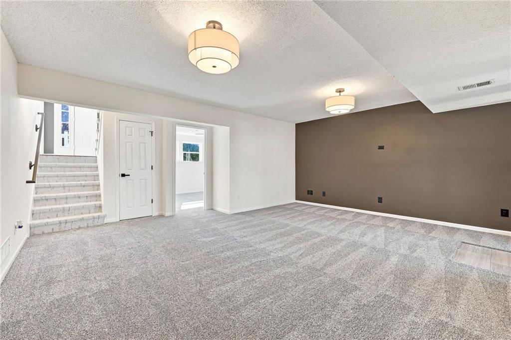 1005 N Clinton Street — photo 13