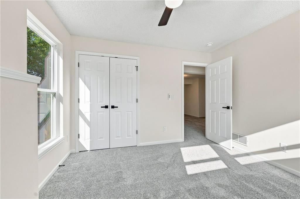 1005 N Clinton Street — photo 16