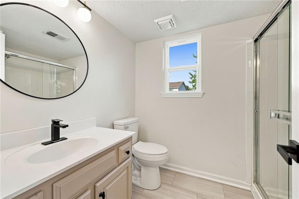 1005 N Clinton Street — photo 17