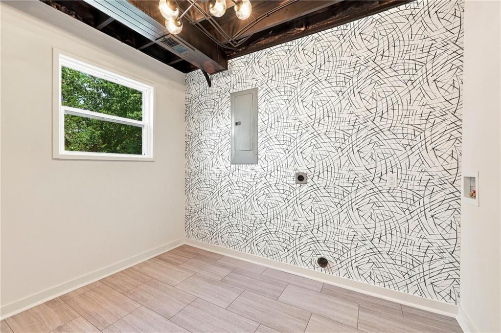 1005 N Clinton Street — photo 18