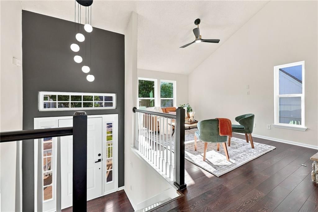 1005 N Clinton Street, Olathe, KS: listing photo 2
