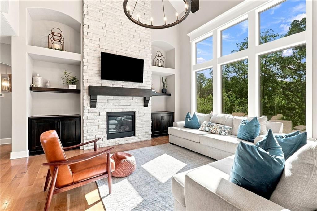 13559 Terrace Park Drive, Parkville, MO