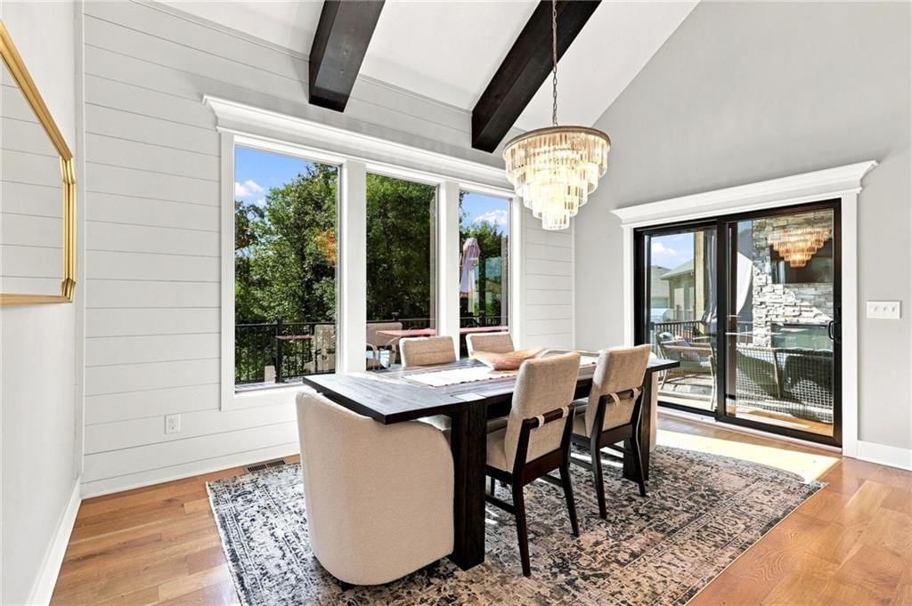 Photo 12 of 52 - 13559 Terrace Park Drive, Parkville, MO 64152