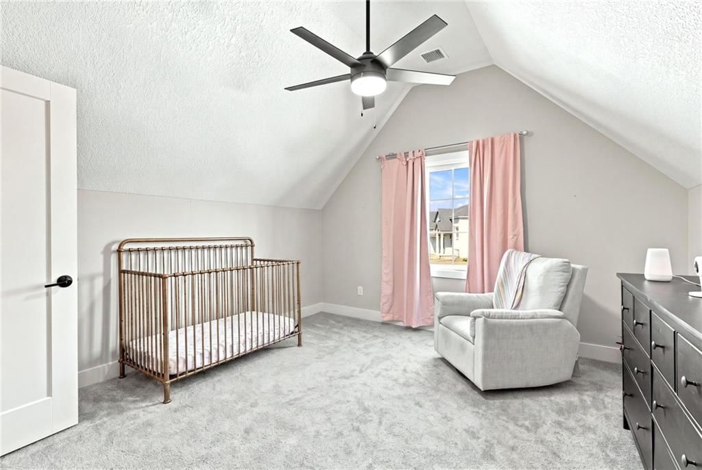 Photo 21 of 52 - 13559 Terrace Park Drive, Parkville, MO 64152