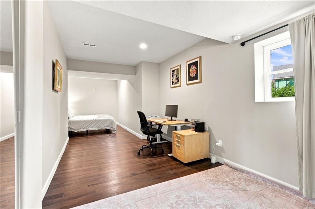 Photo 36 of 52 - 13559 Terrace Park Drive, Parkville, MO 64152