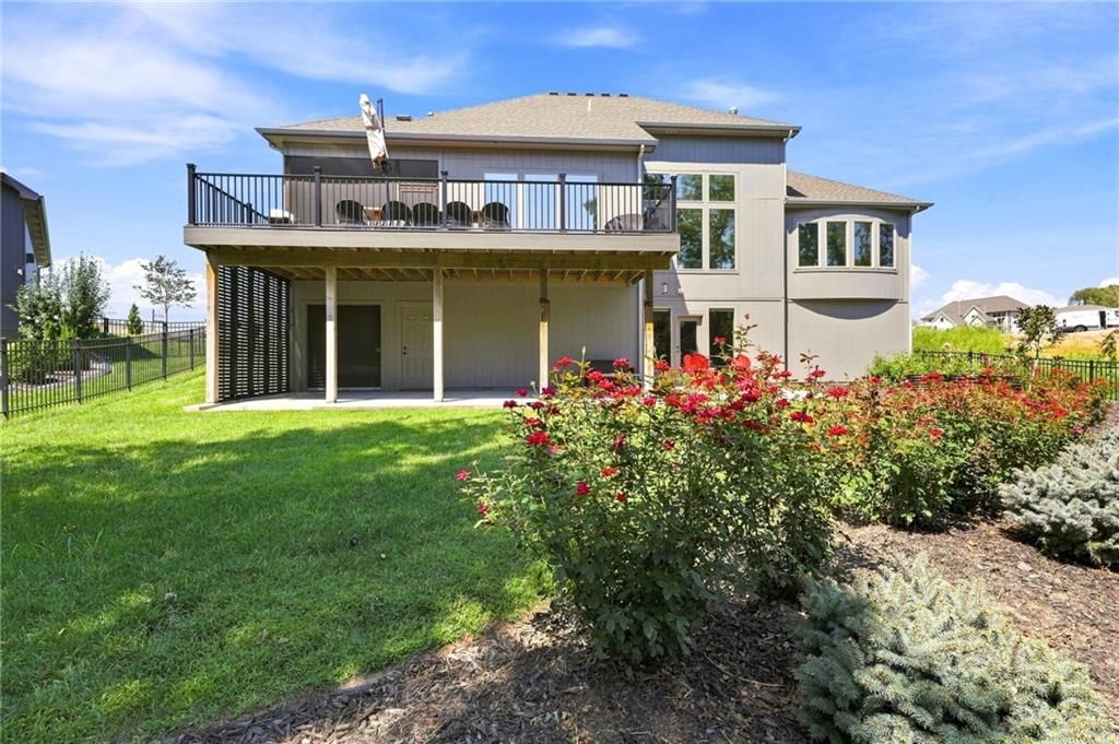 Photo 45 of 52 - 13559 Terrace Park Drive, Parkville, MO 64152