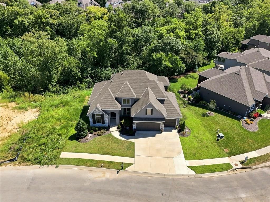 Photo 46 of 52 - 13559 Terrace Park Drive, Parkville, MO 64152