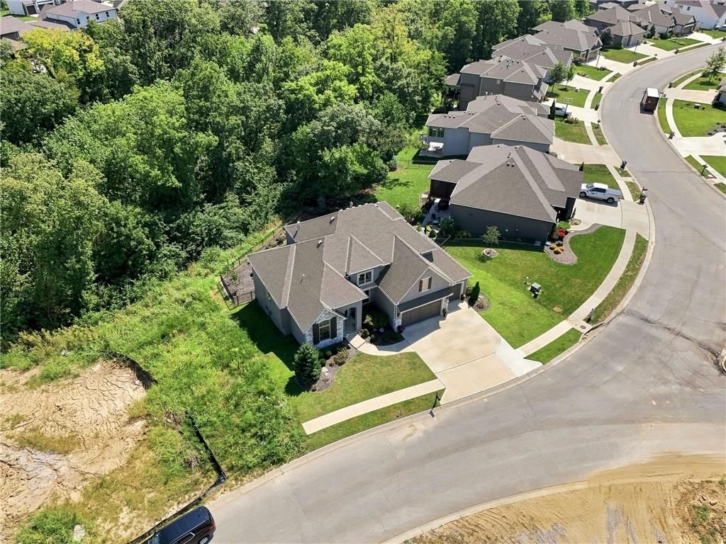 Photo 47 of 52 - 13559 Terrace Park Drive, Parkville, MO 64152