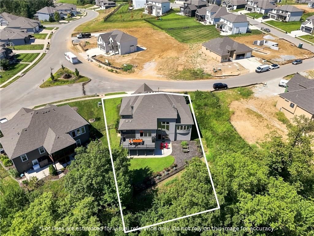 Photo 52 of 52 - 13559 Terrace Park Drive, Parkville, MO 64152